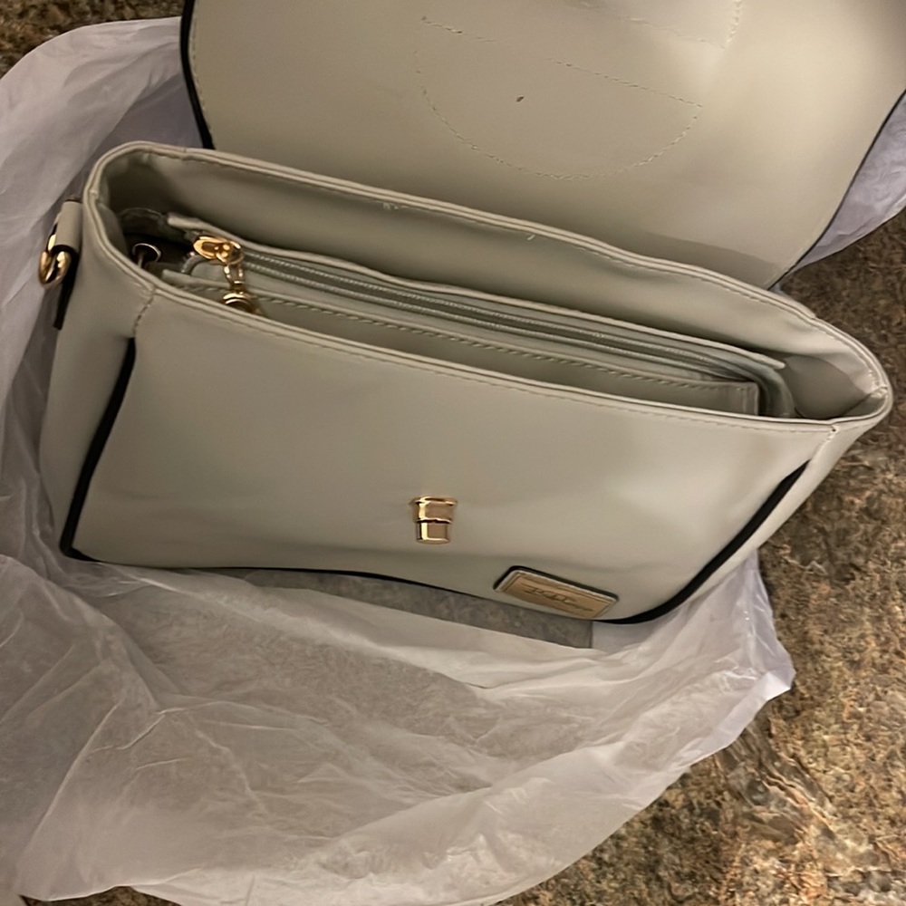 New With Tags Bella Russo Purse - Picture 6 of 8